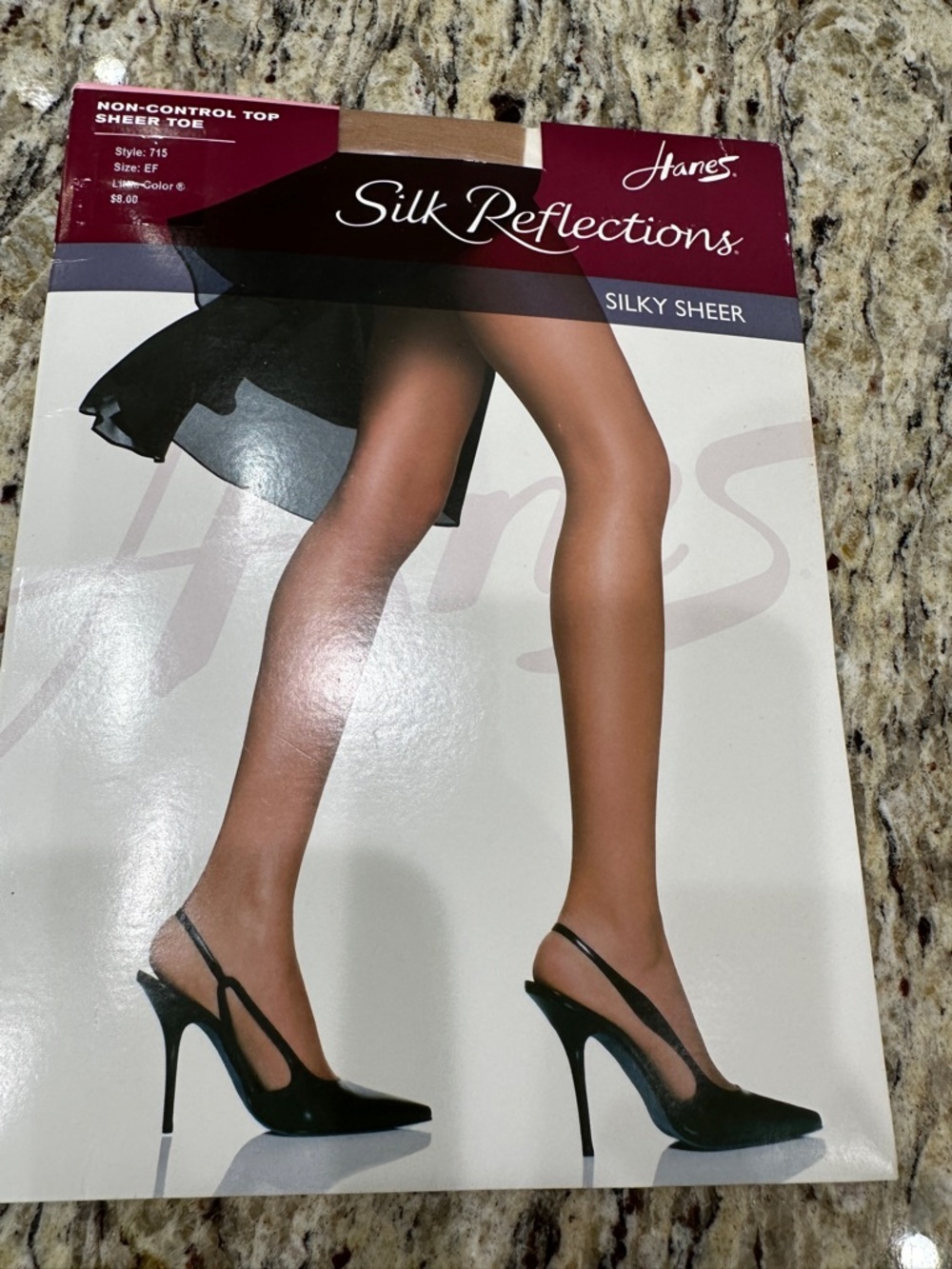 Hanes Silk Reflections‎ Sheer Tights in Tan